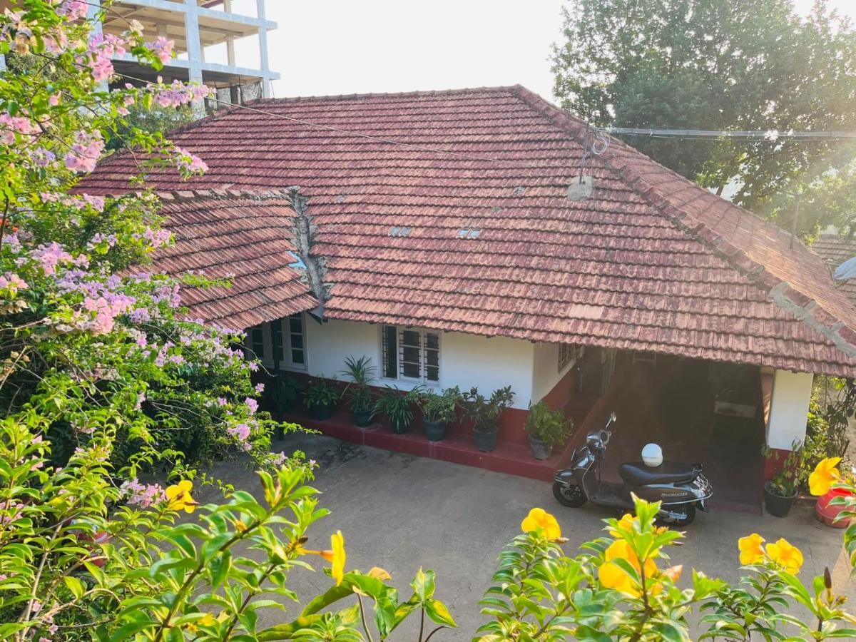 Coorg Daffodil Guesthouse มาดิเครี ภายนอก รูปภาพ